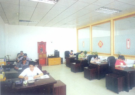 office.jpg (44383 bytes)